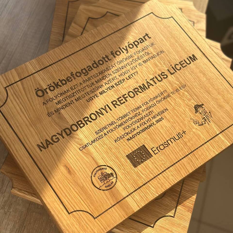 Laser-Engraved Oak Plaques for an "Adopted Riverbank" School Project — Erasmus+ Commemorative Award