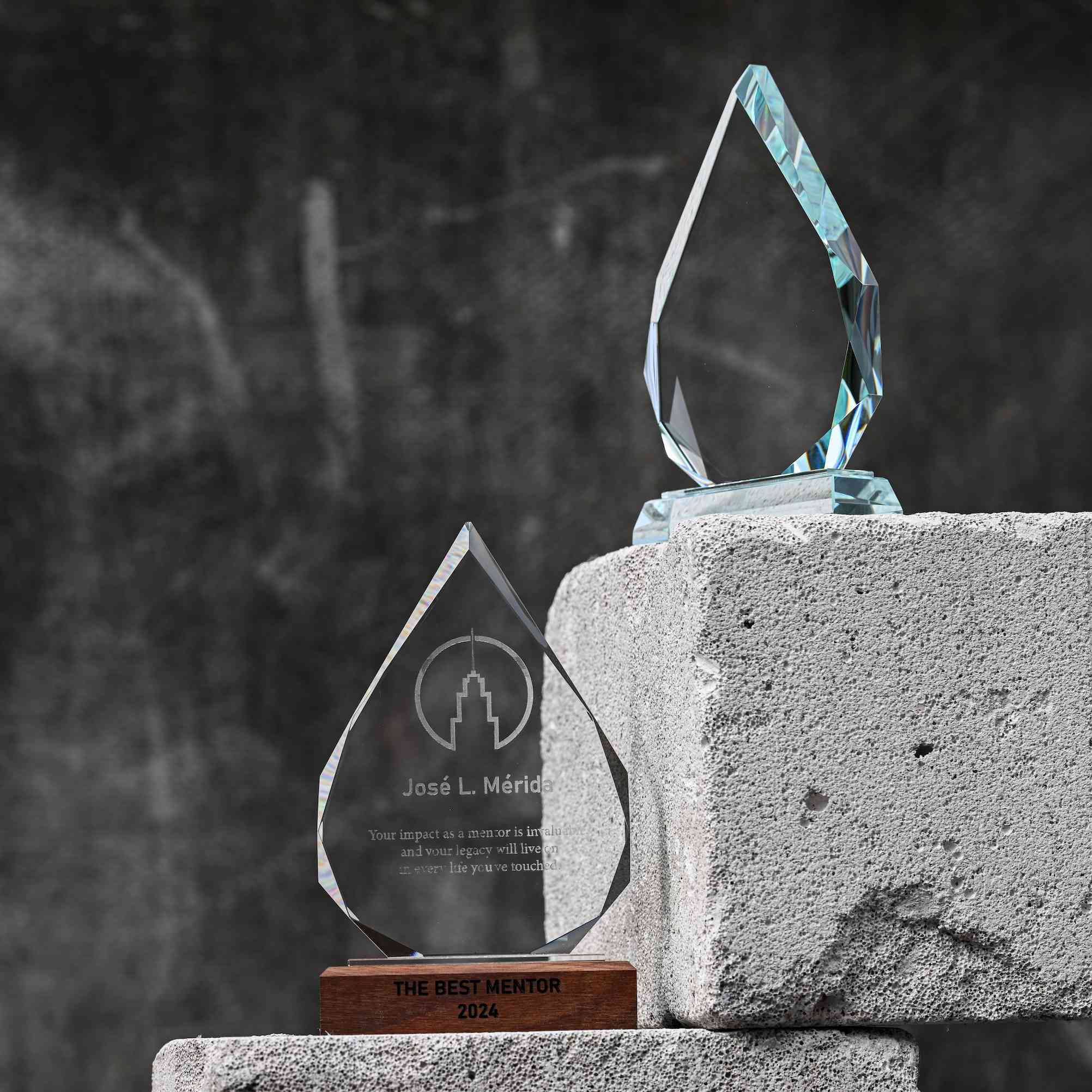Glass award with glass base v2