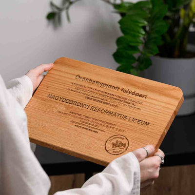 Original rectangular plaque with a creative touch.