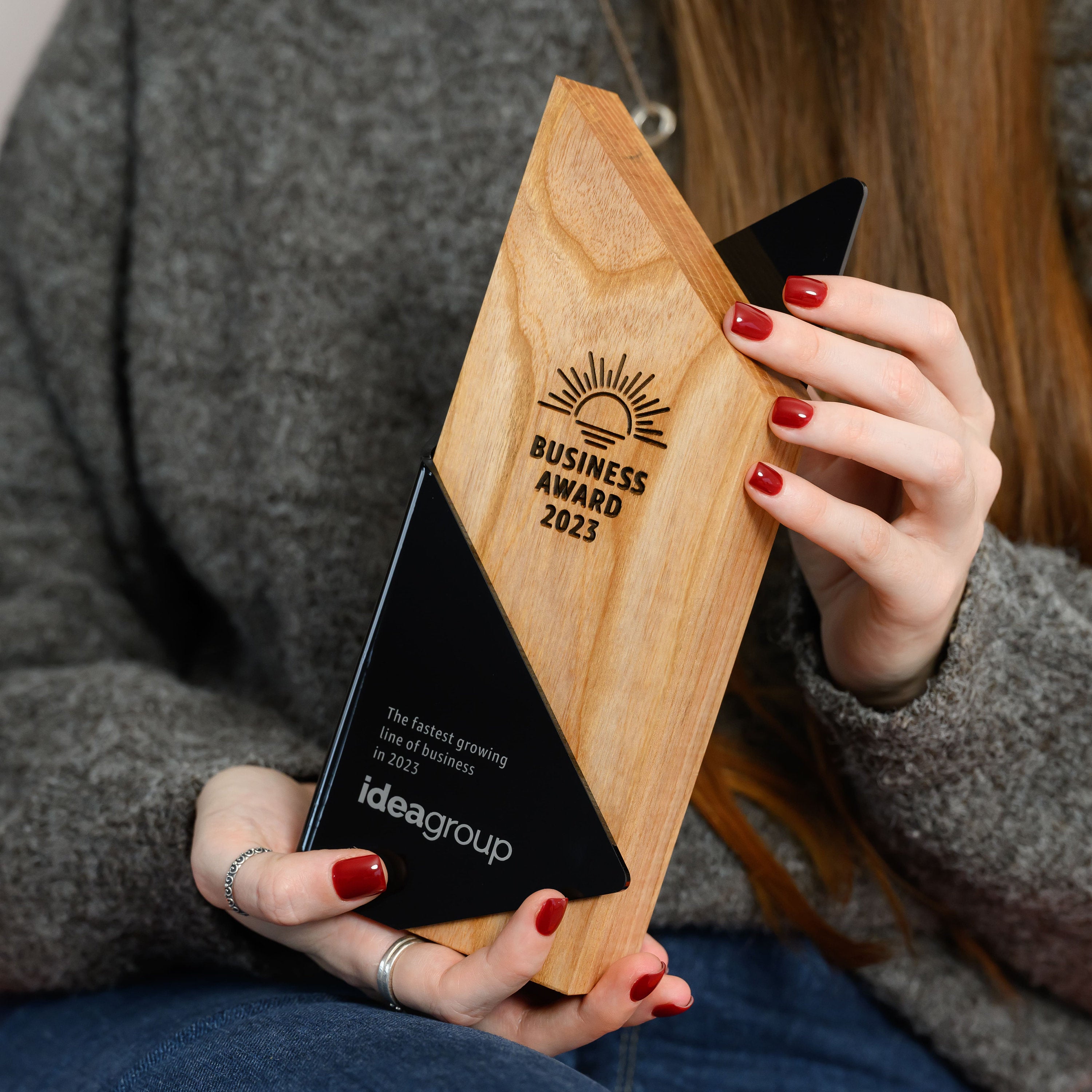 Award with bent acrylic v1