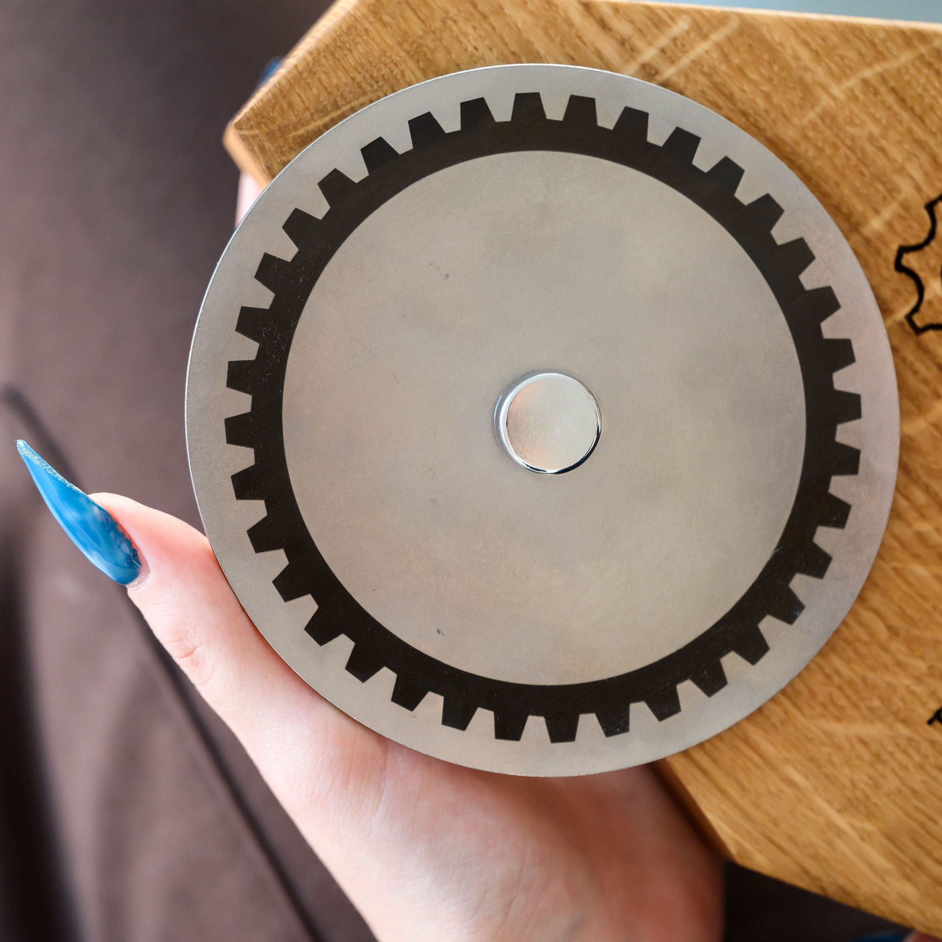 Wooden award with metal v3