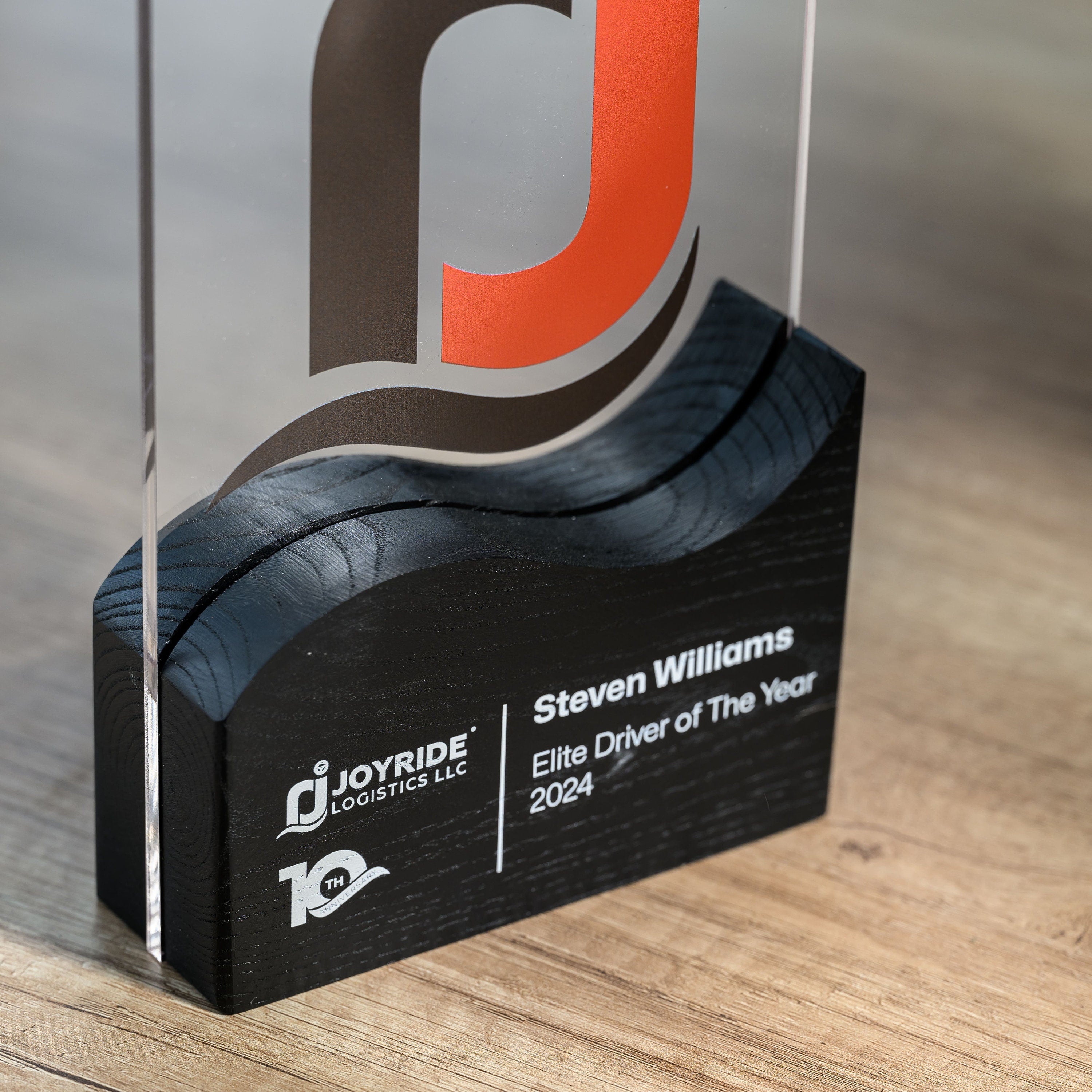 Wooden award with acrylic v27