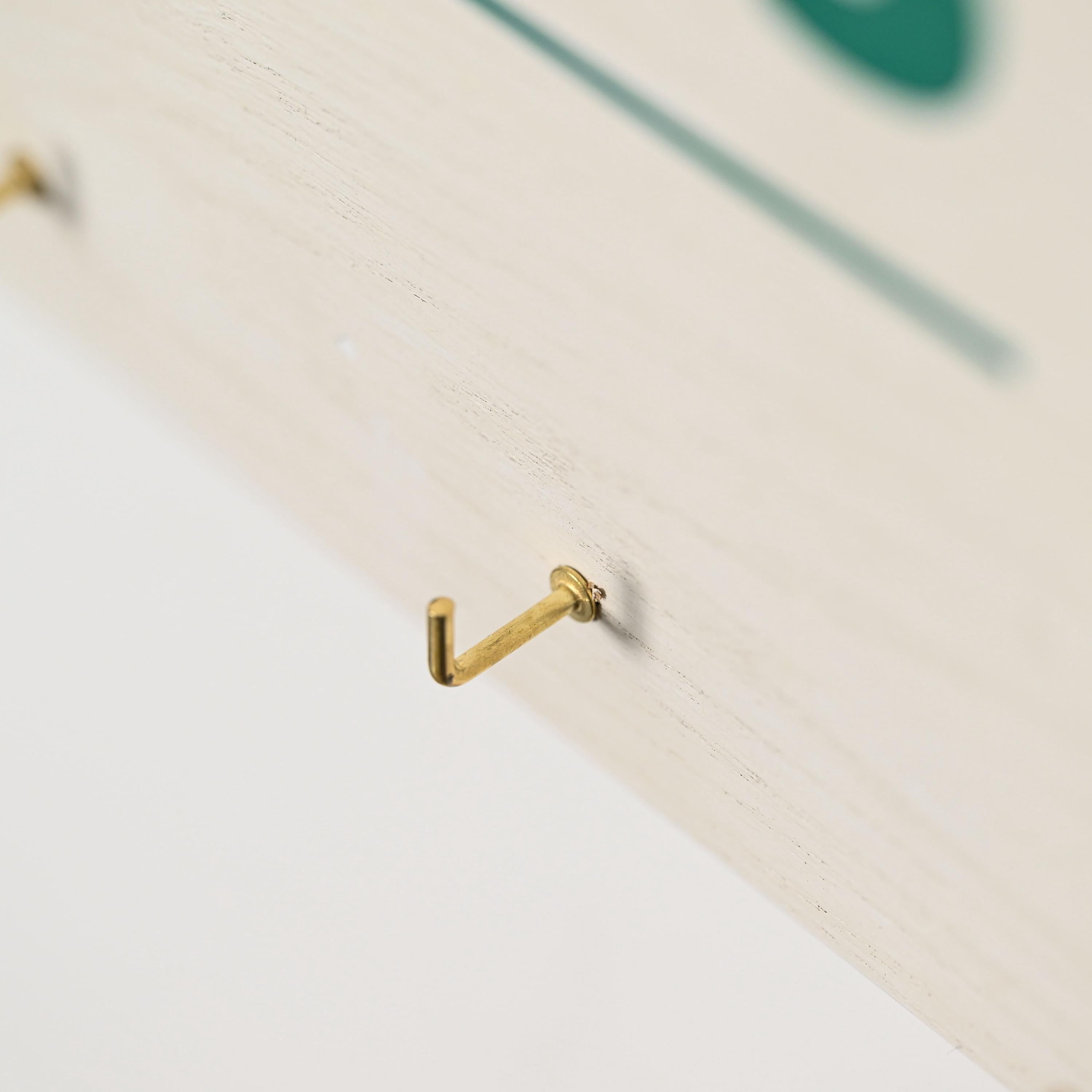 Wooden medal holder v3