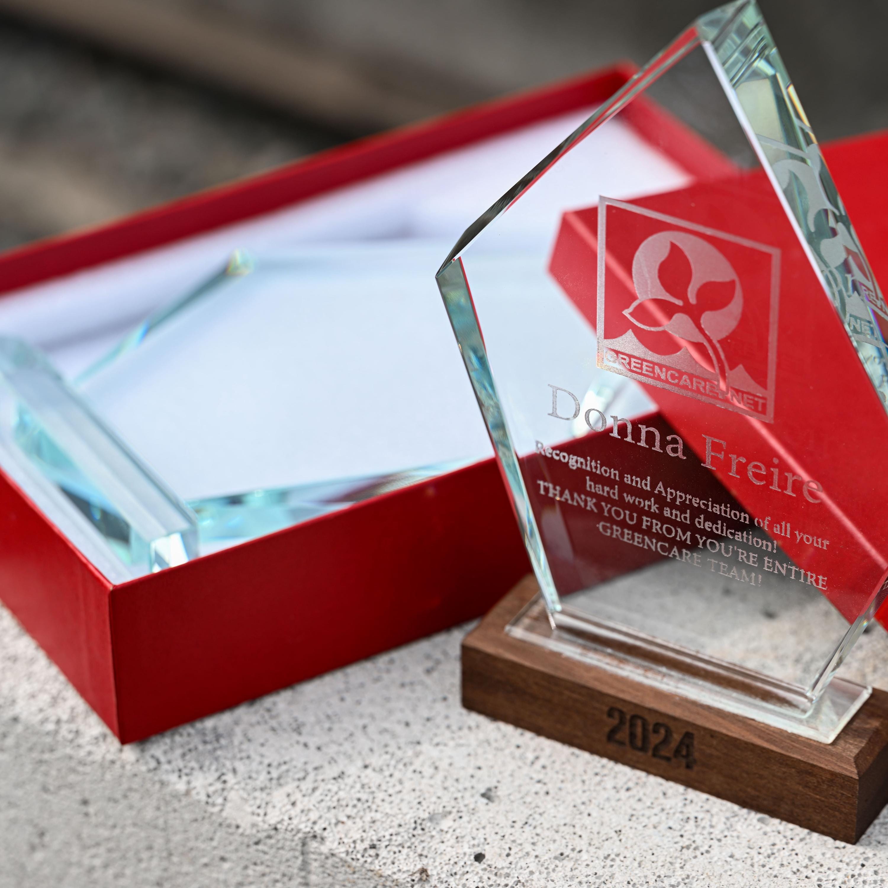 Glass award with glass base v3