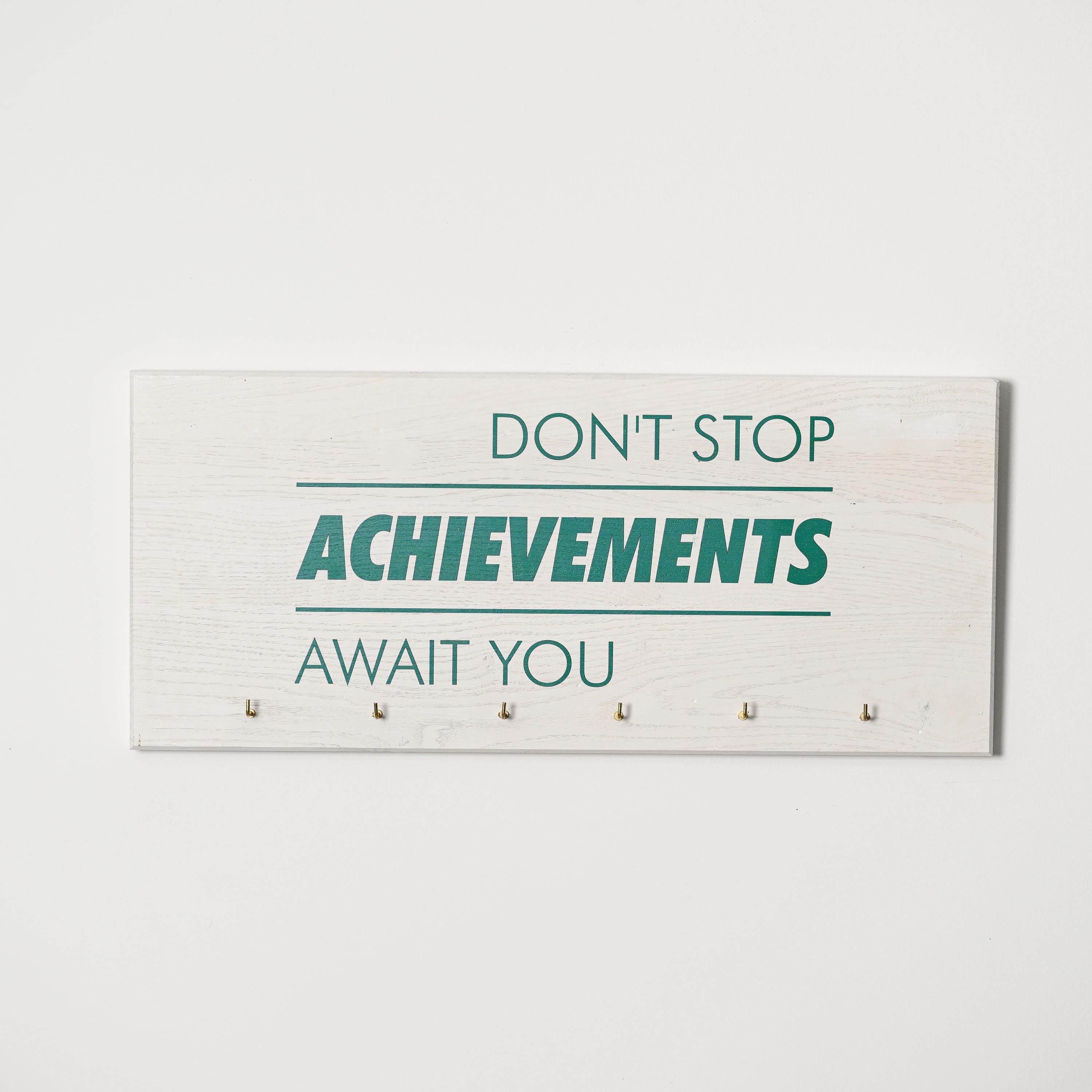 Wooden medal hanger v2