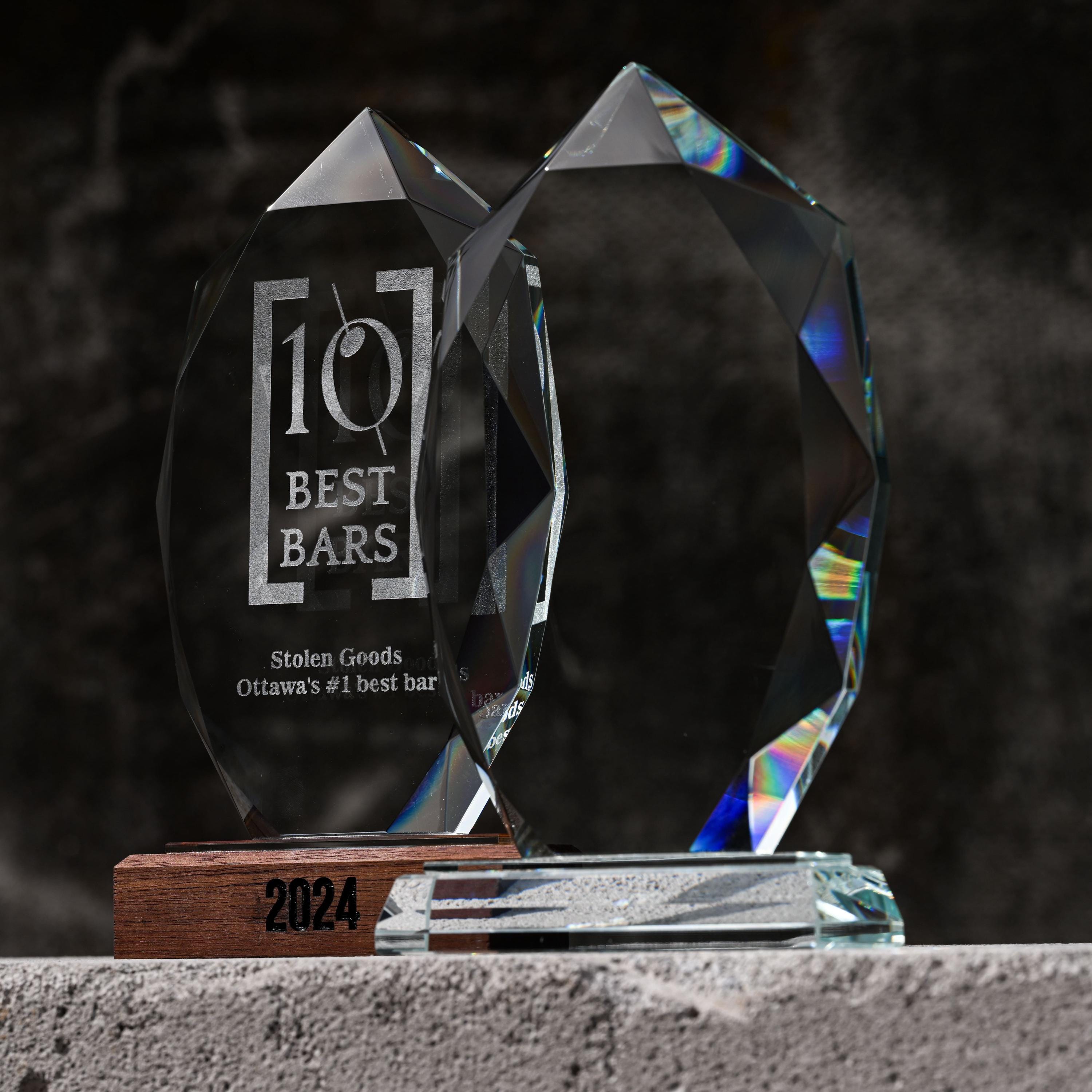 Glass award with glass base v1