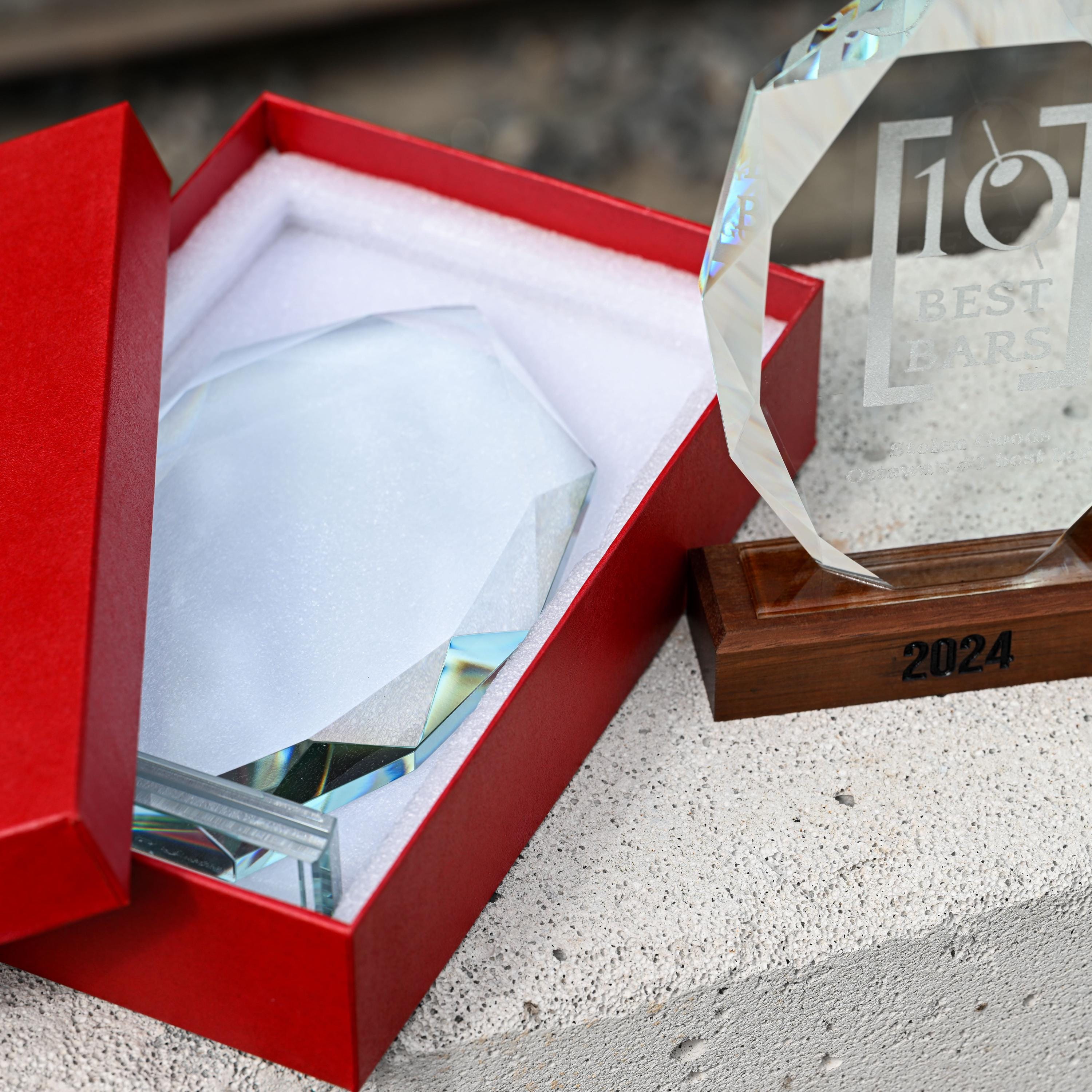 Glass award with glass base v1