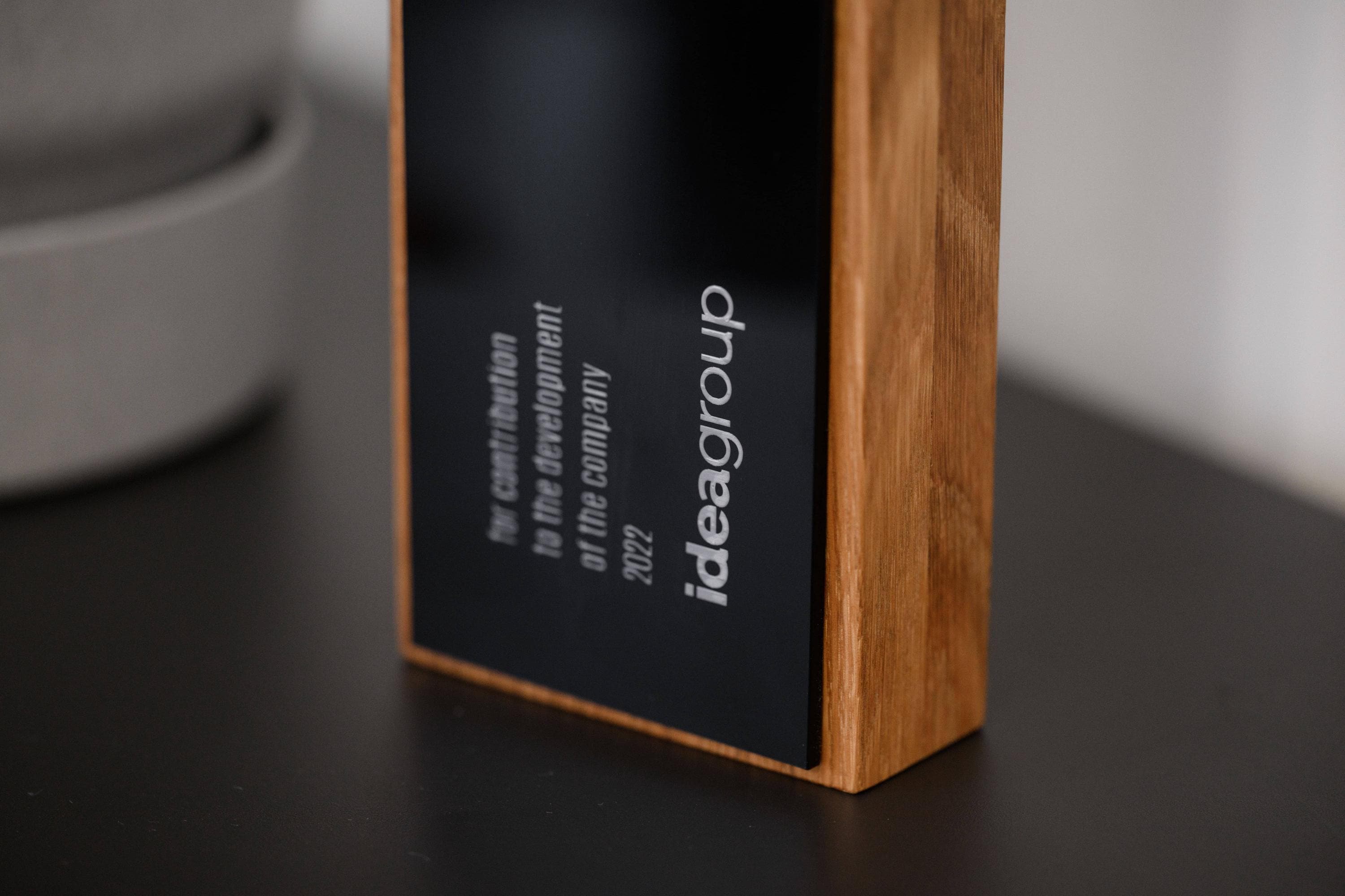 Wooden award with acrylic v7