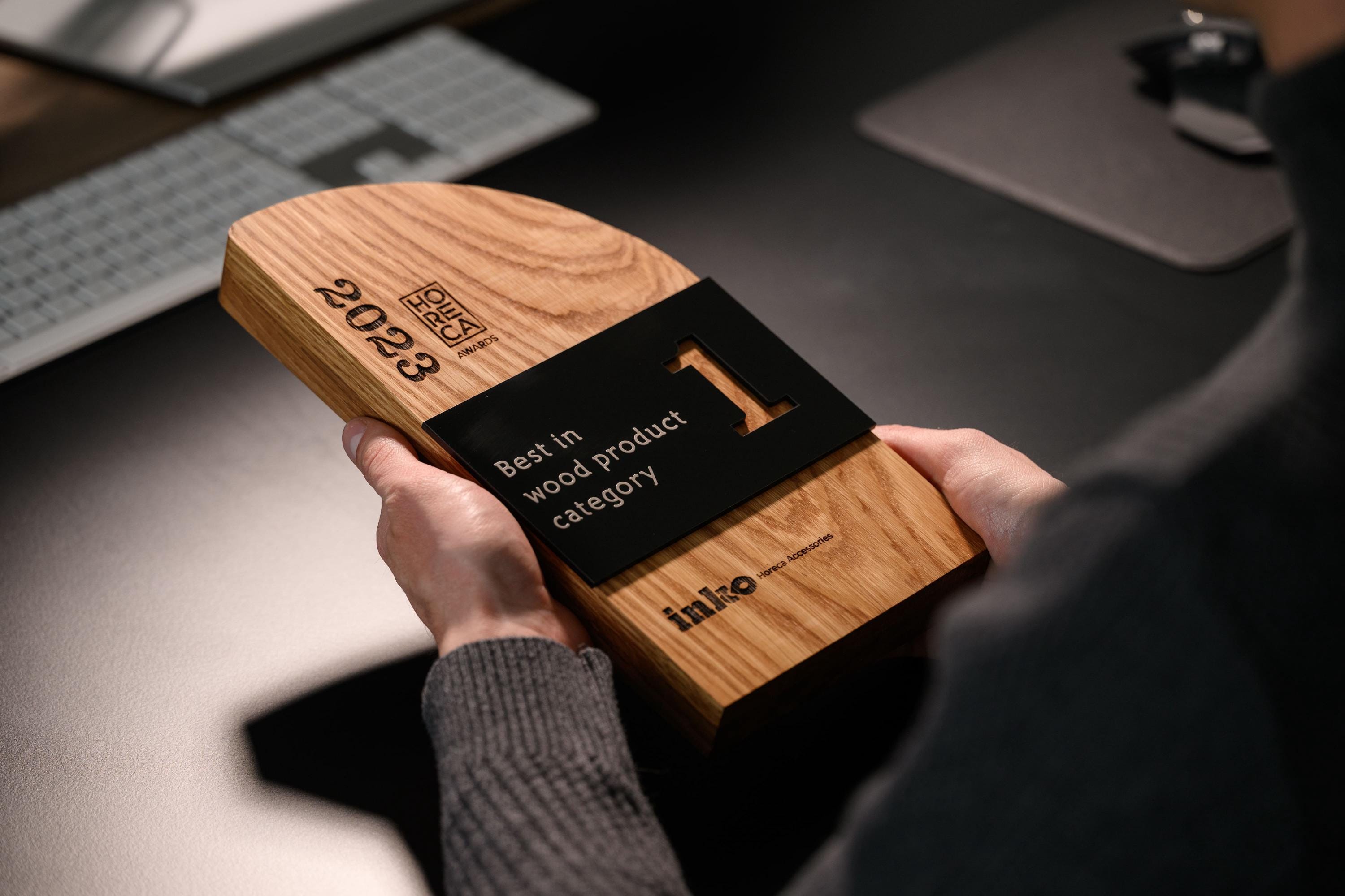 Wooden award with acrylic v4