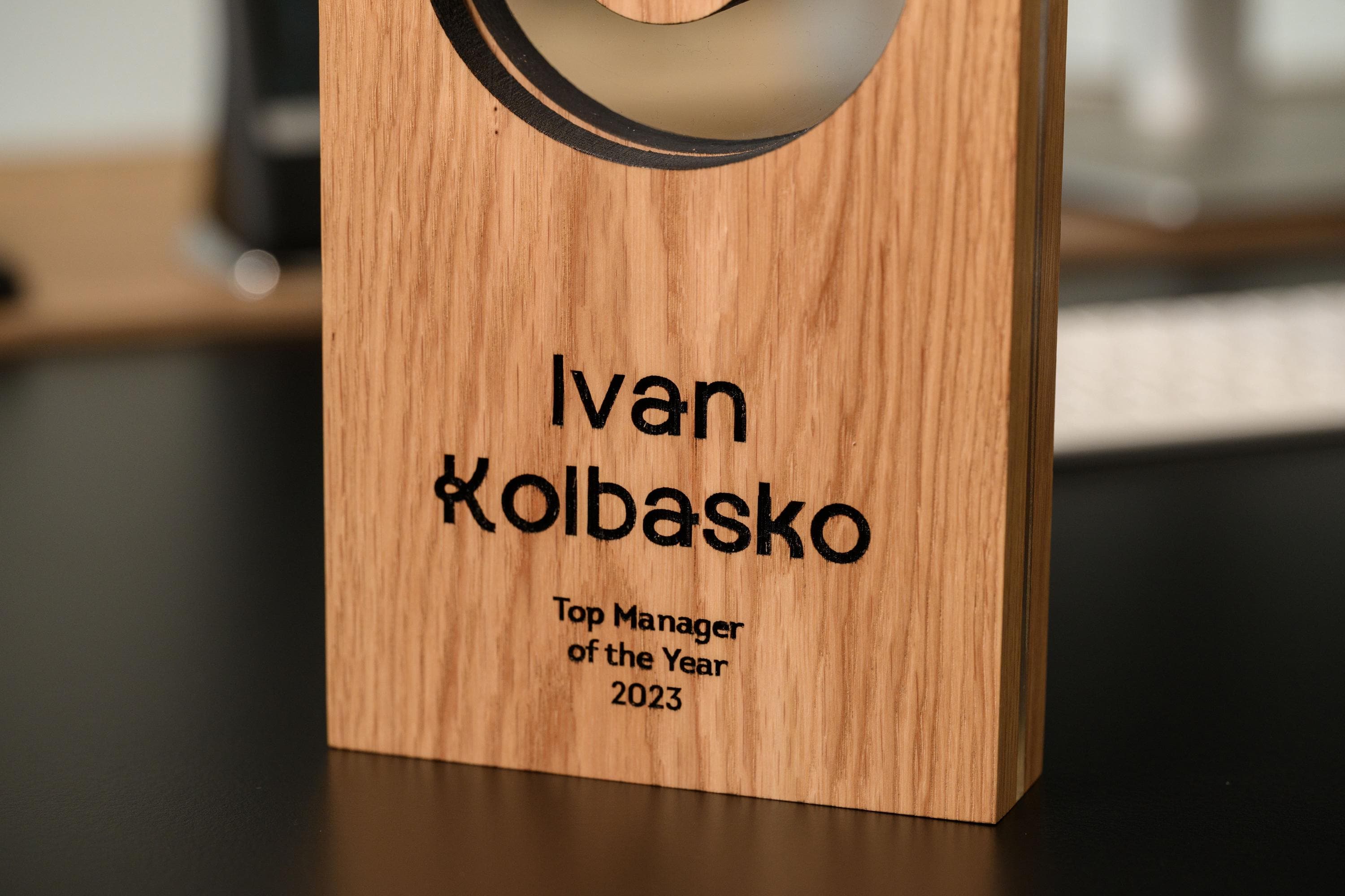 Wooden award with acrylic v8